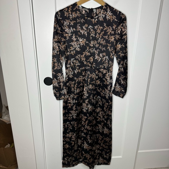 Vince Black and Cream Floral Midi Dress - Picture 2 of 7